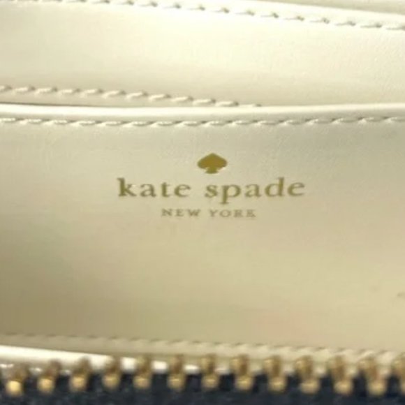 Kate Spade ♠️ Black Patent Leather Jazzy Metro zip around wallet w/ wrist strap - Picture 5 of 5